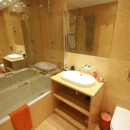Wonderful 3 Bedroom Apartment In Lisbon Apartment *